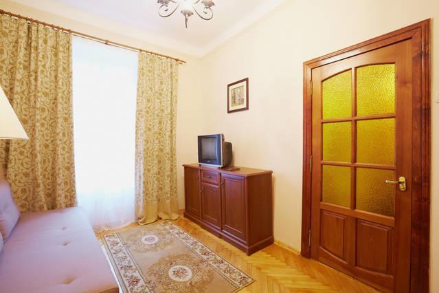 Pylnykarska 6 * Львів